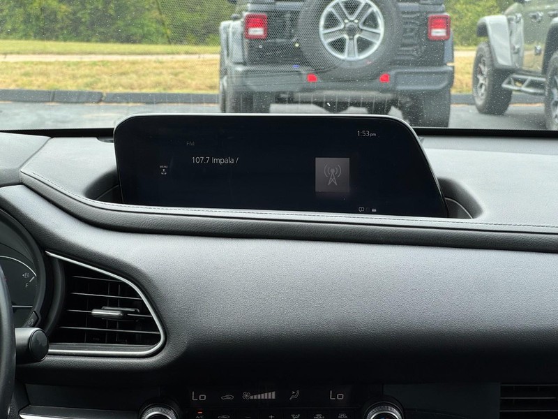 Mazda CX-30 Vehicle Full-screen Gallery Image 13