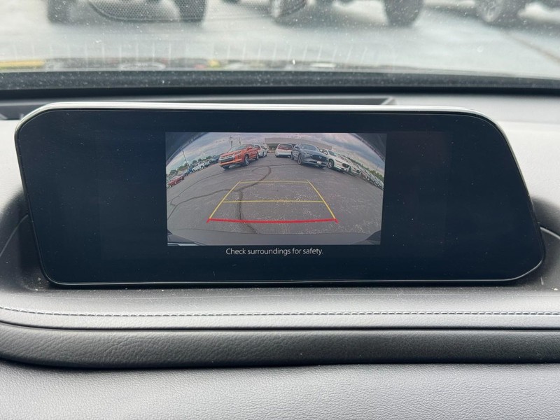 Mazda CX-30 Vehicle Full-screen Gallery Image 22
