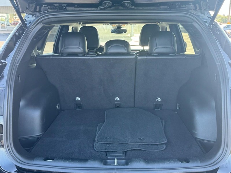 Jeep Compass Vehicle Full-screen Gallery Image 6