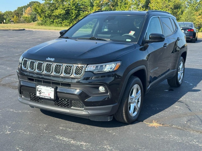 Jeep Compass Vehicle Full-screen Gallery Image 9