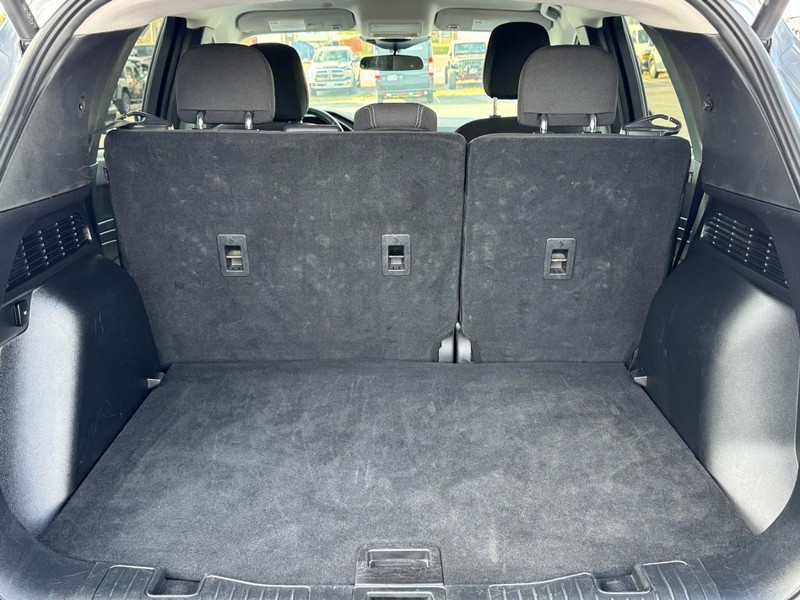 Ford Escape Vehicle Full-screen Gallery Image 5
