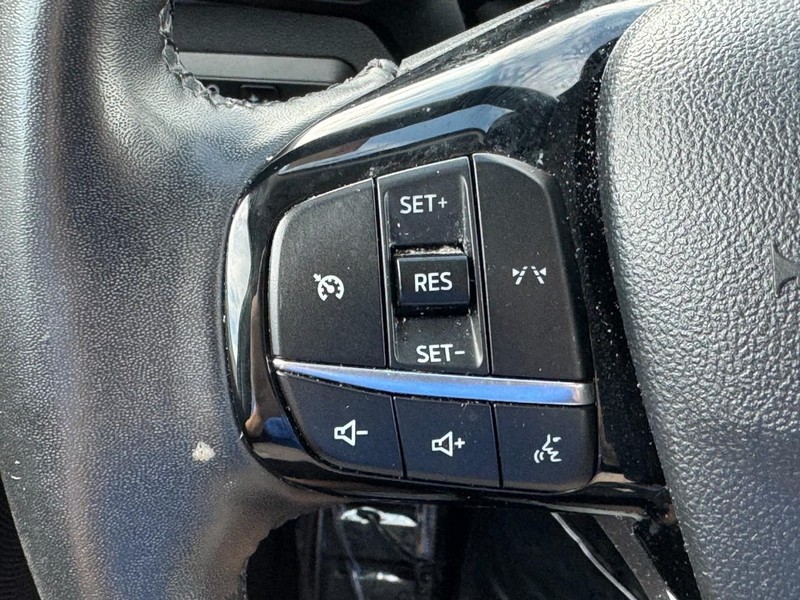 Ford Escape Vehicle Full-screen Gallery Image 19