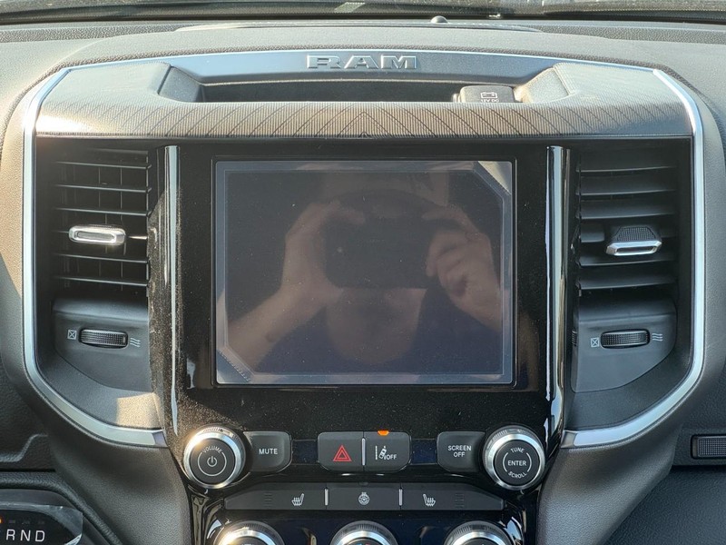 Ram 1500 Vehicle Full-screen Gallery Image 9