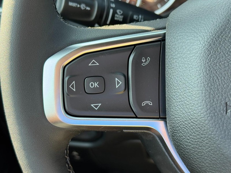 Ram 1500 Vehicle Full-screen Gallery Image 14