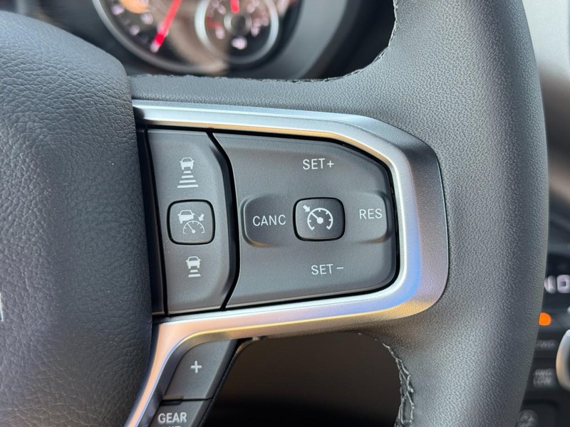 Ram 1500 Vehicle Full-screen Gallery Image 15