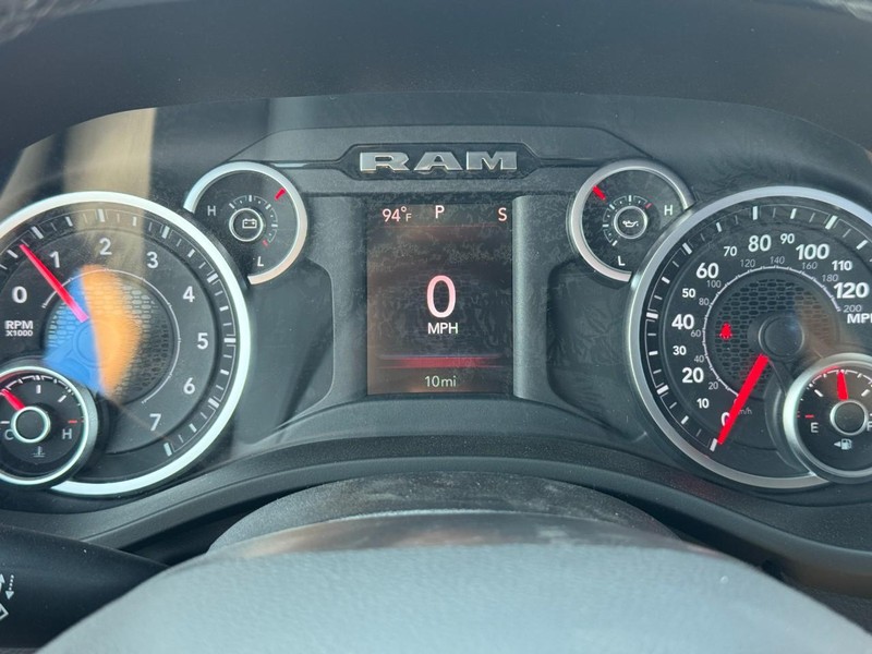 Ram 1500 Vehicle Full-screen Gallery Image 16