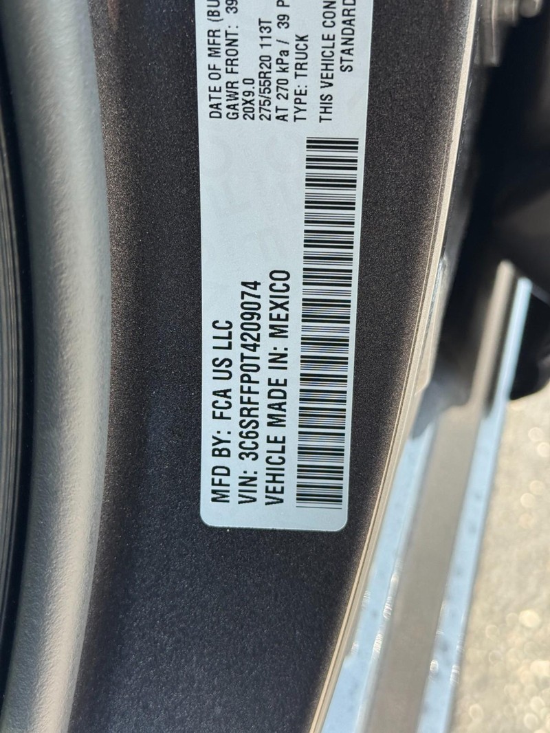 Ram 1500 Vehicle Full-screen Gallery Image 19