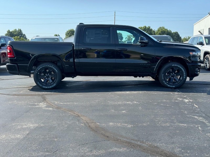 Ram 1500 Vehicle Full-screen Gallery Image 2