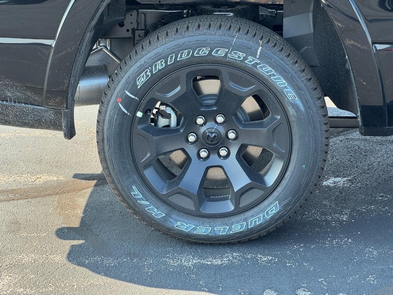 Ram 1500 Vehicle Full-screen Gallery Image 3