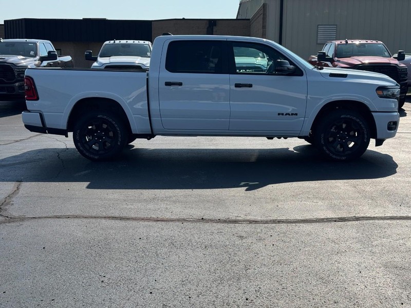 Ram 1500 Vehicle Full-screen Gallery Image 2