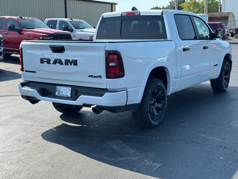 Ram 1500 Vehicle Full-screen Gallery Image 4