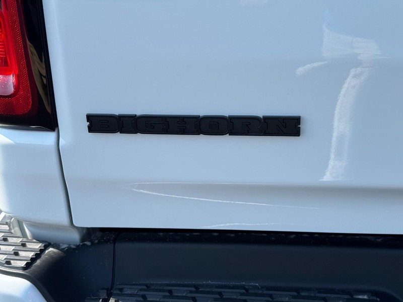 Ram 1500 Vehicle Full-screen Gallery Image 5