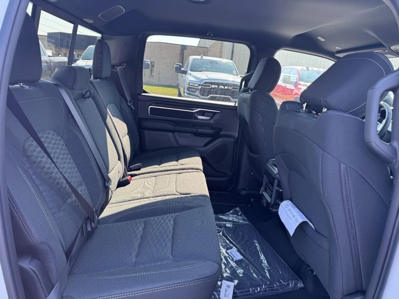 Ram 1500 Vehicle Full-screen Gallery Image 6