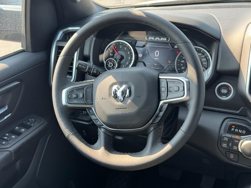 Ram 1500 Vehicle Full-screen Gallery Image 9