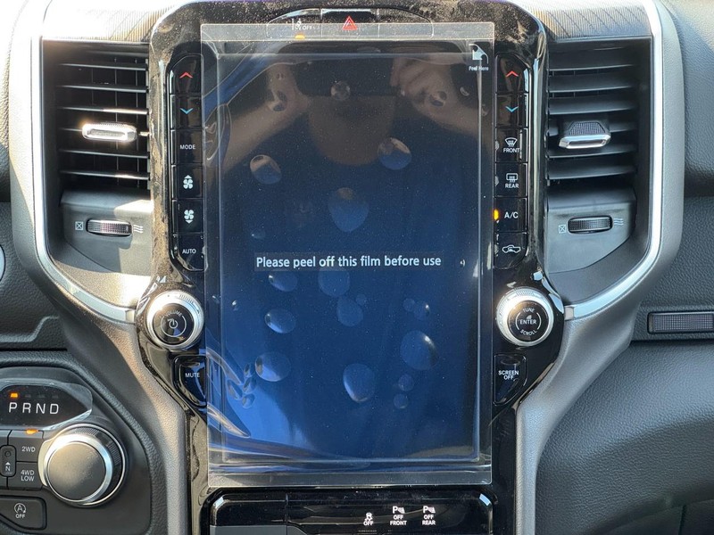 Ram 1500 Vehicle Full-screen Gallery Image 10
