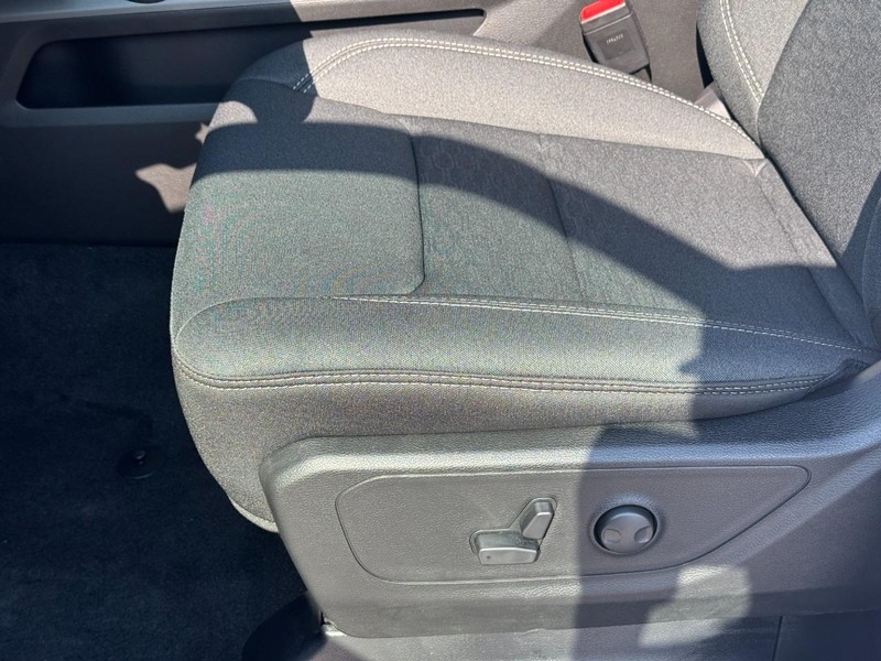 Ram 1500 Vehicle Full-screen Gallery Image 13