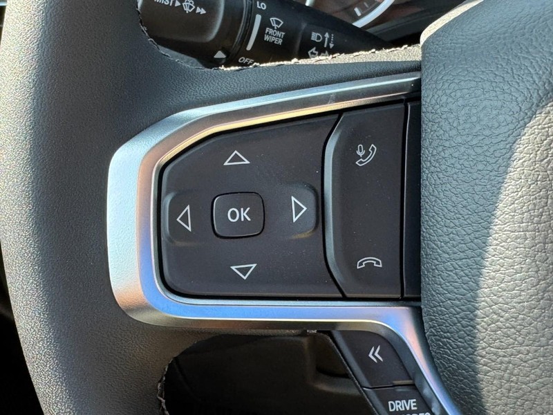 Ram 1500 Vehicle Full-screen Gallery Image 15