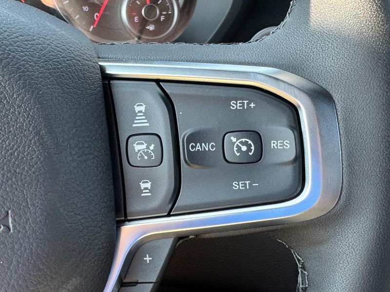 Ram 1500 Vehicle Full-screen Gallery Image 16