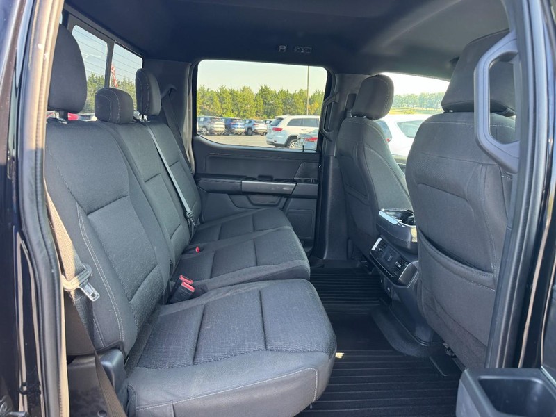 Ford F-150 Vehicle Full-screen Gallery Image 10