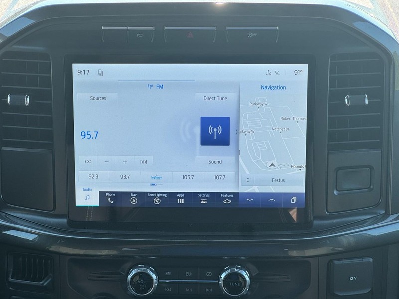 Ford F-150 Vehicle Full-screen Gallery Image 14