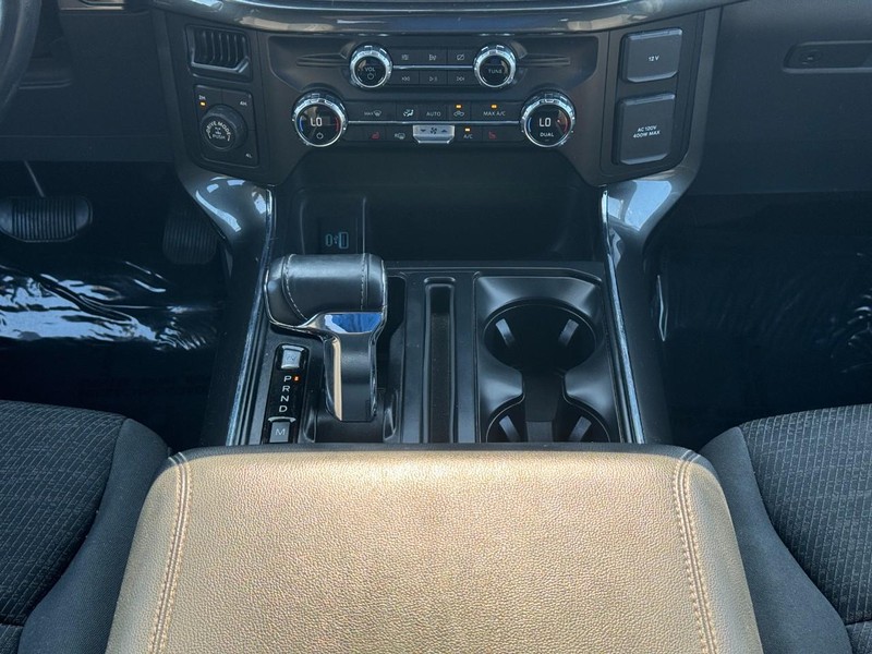 Ford F-150 Vehicle Full-screen Gallery Image 15