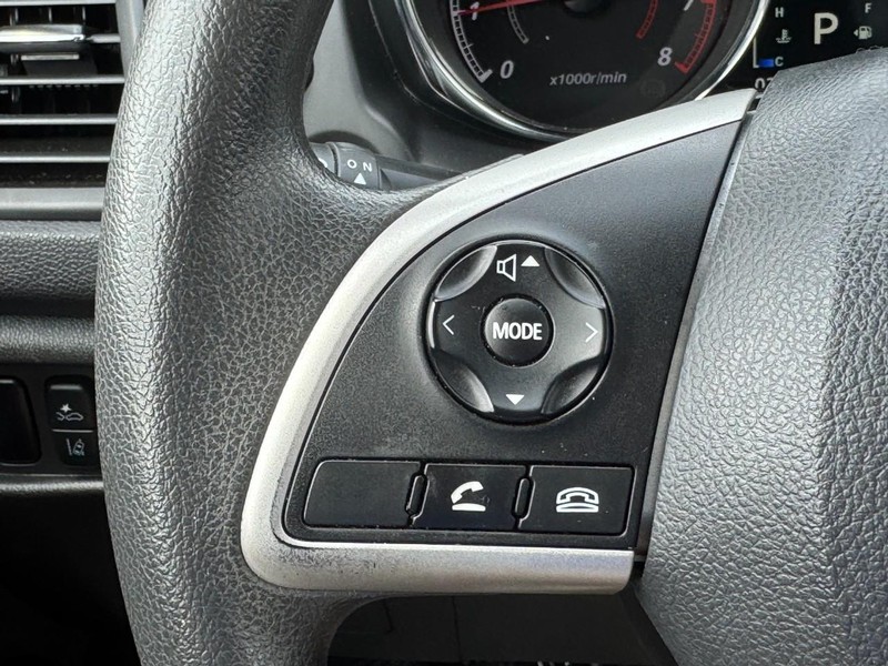 Mitsubishi Outlander Sport Vehicle Full-screen Gallery Image 18