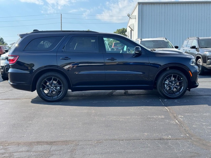 Dodge Durango Vehicle Full-screen Gallery Image 2