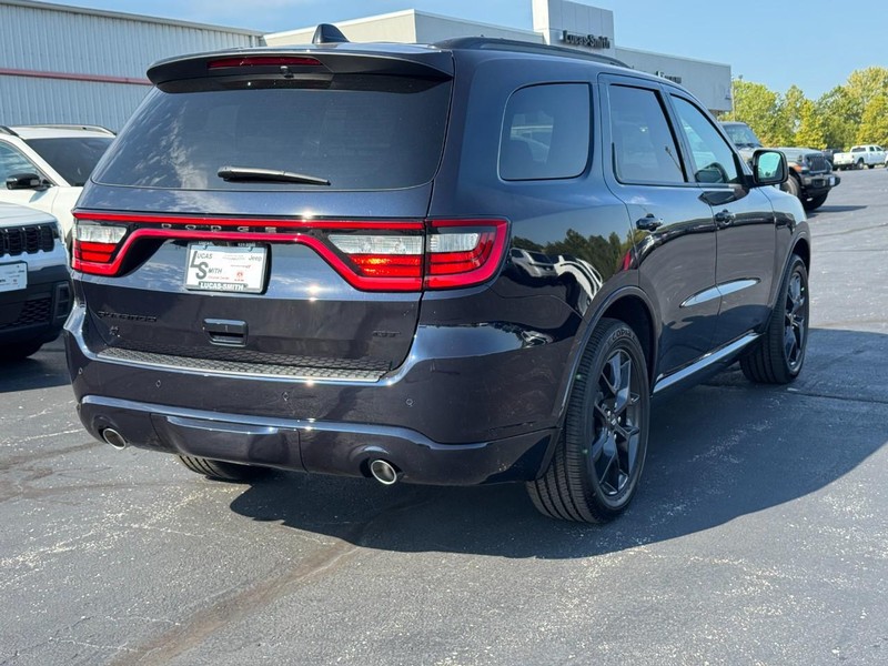 Dodge Durango Vehicle Full-screen Gallery Image 4