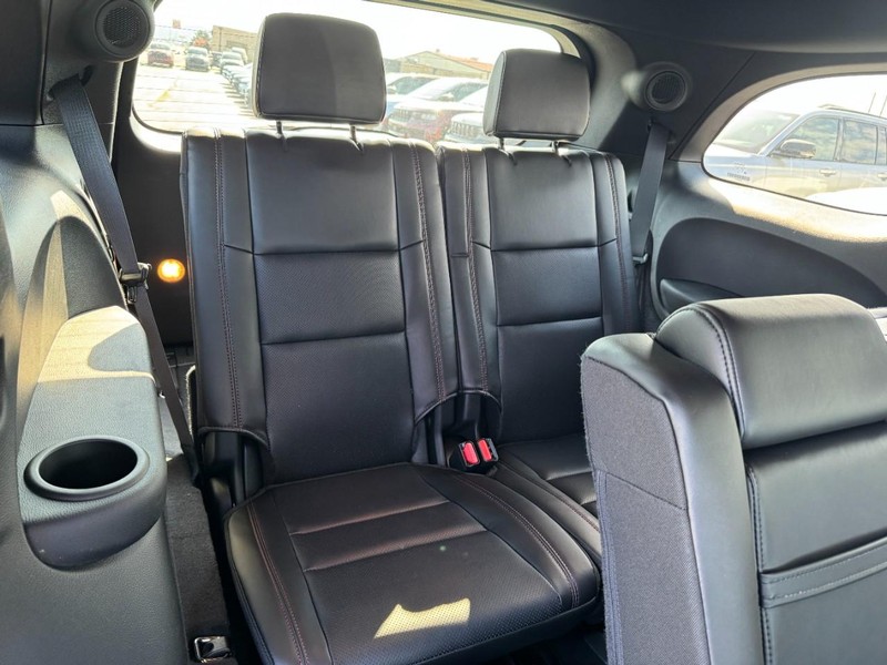 Dodge Durango Vehicle Full-screen Gallery Image 6