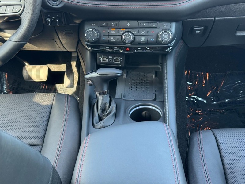 Dodge Durango Vehicle Full-screen Gallery Image 12