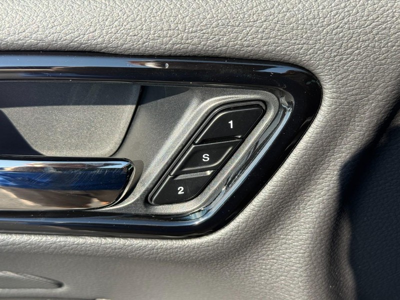 Dodge Durango Vehicle Full-screen Gallery Image 14