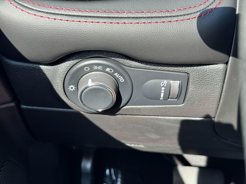 Dodge Durango Vehicle Full-screen Gallery Image 16