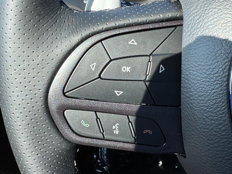 Dodge Durango Vehicle Full-screen Gallery Image 17