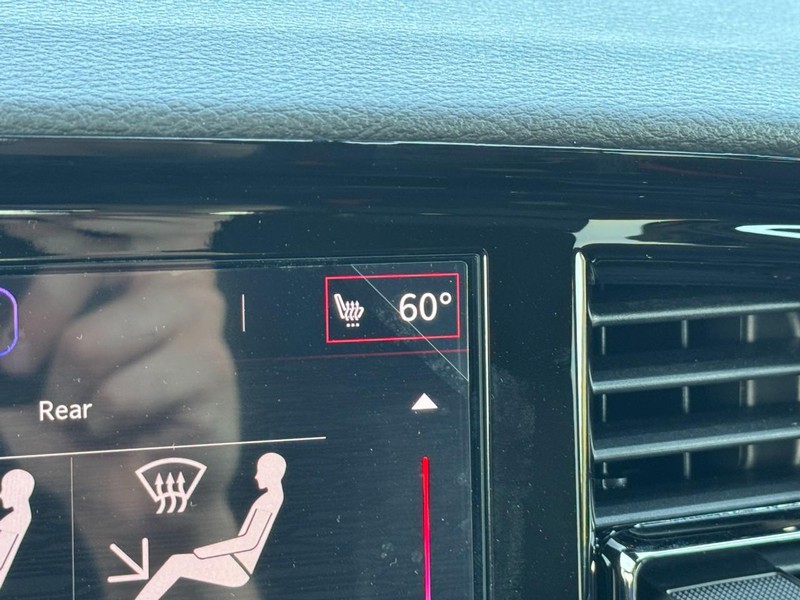 Dodge Durango Vehicle Full-screen Gallery Image 21
