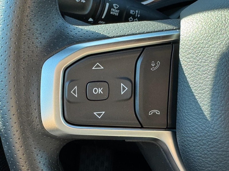 Ram 1500 Vehicle Full-screen Gallery Image 14