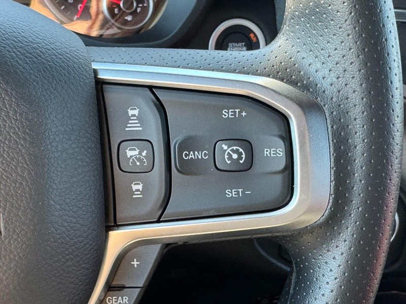 Ram 1500 Vehicle Full-screen Gallery Image 15