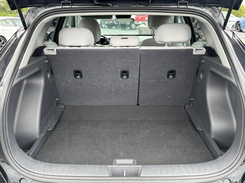 Hyundai Kona Vehicle Full-screen Gallery Image 5