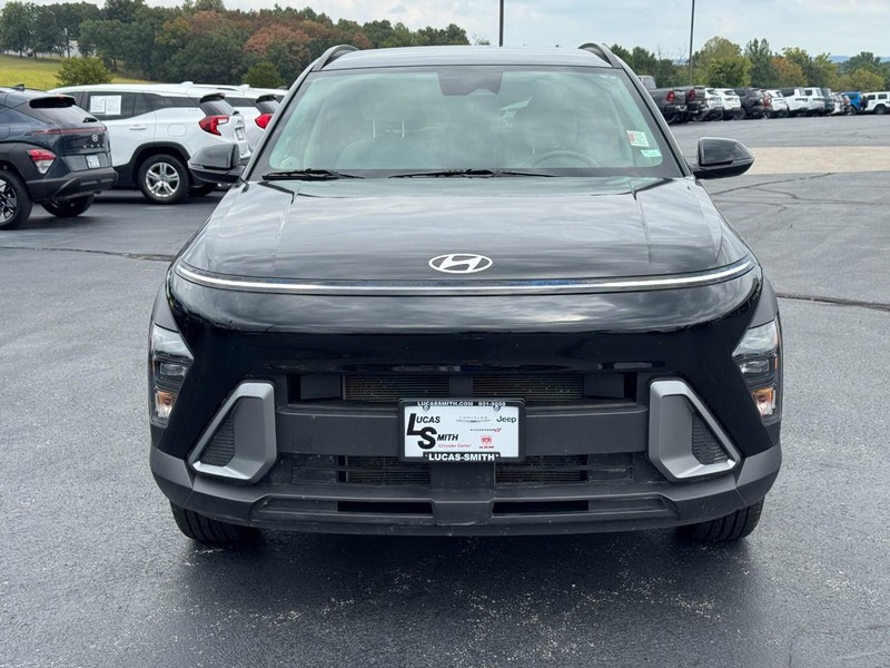 Hyundai Kona Vehicle Full-screen Gallery Image 9