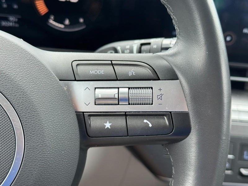 Hyundai Kona Vehicle Full-screen Gallery Image 20
