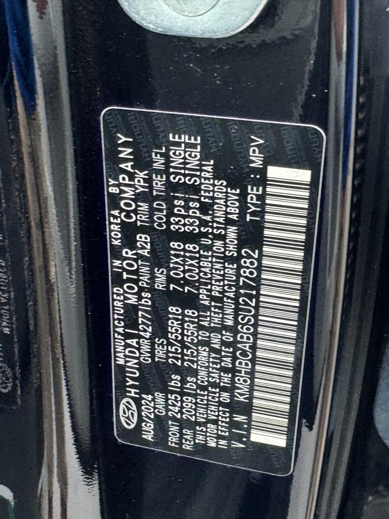 Hyundai Kona Vehicle Full-screen Gallery Image 23