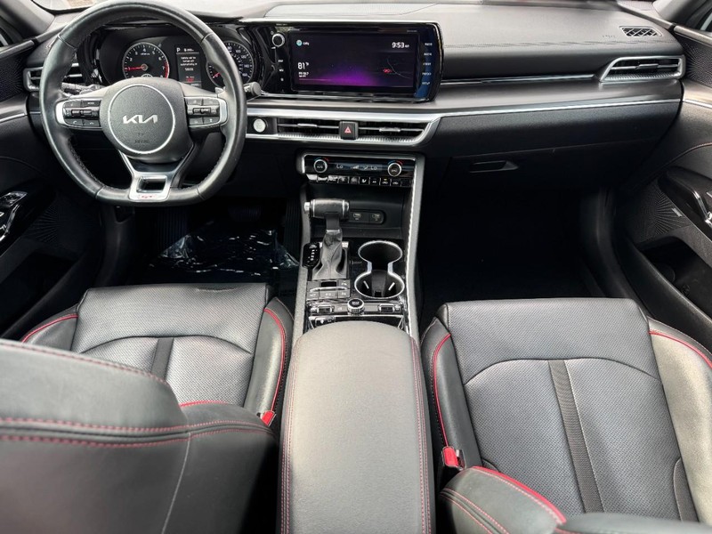 Kia K5 Vehicle Full-screen Gallery Image 13