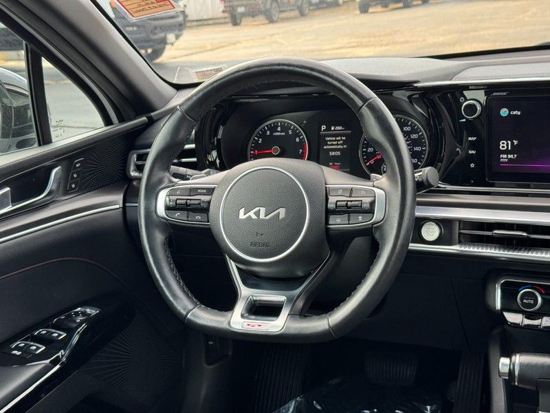 Kia K5 Vehicle Full-screen Gallery Image 14