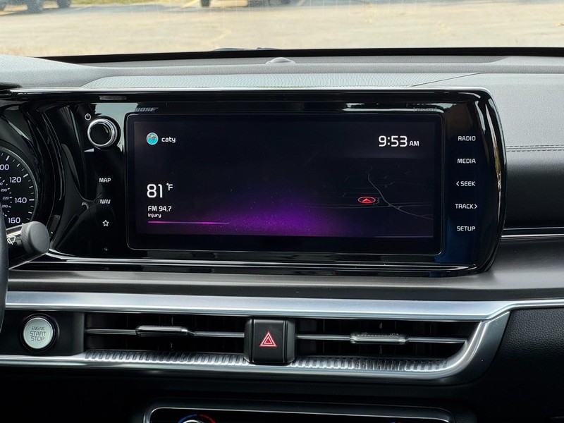 Kia K5 Vehicle Full-screen Gallery Image 15