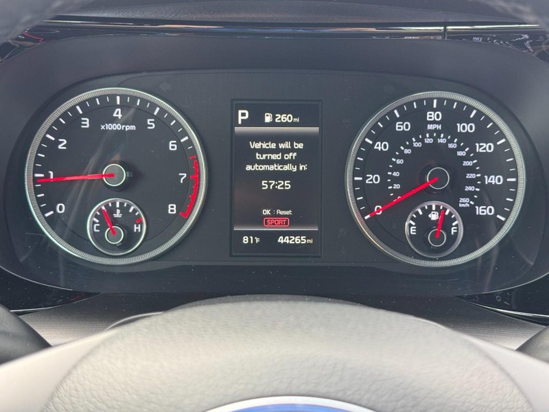 Kia K5 Vehicle Full-screen Gallery Image 23