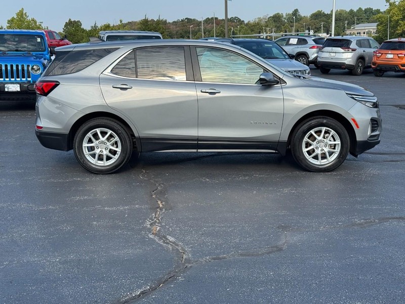Chevrolet Equinox Vehicle Full-screen Gallery Image 2