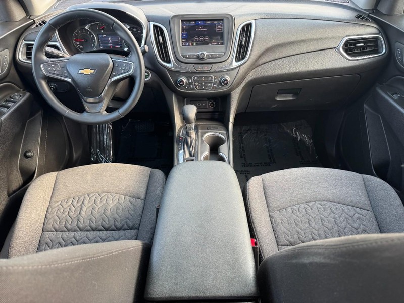 Chevrolet Equinox Vehicle Full-screen Gallery Image 13