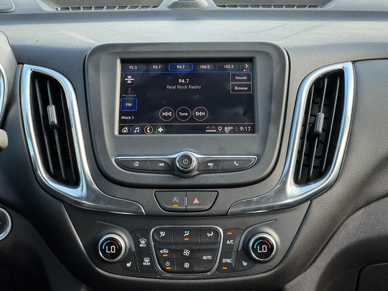 Chevrolet Equinox Vehicle Full-screen Gallery Image 15