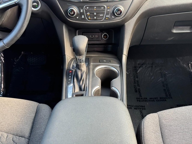 Chevrolet Equinox Vehicle Full-screen Gallery Image 16