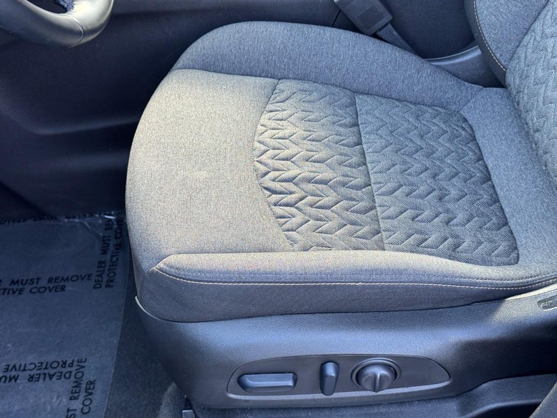 Chevrolet Equinox Vehicle Full-screen Gallery Image 18