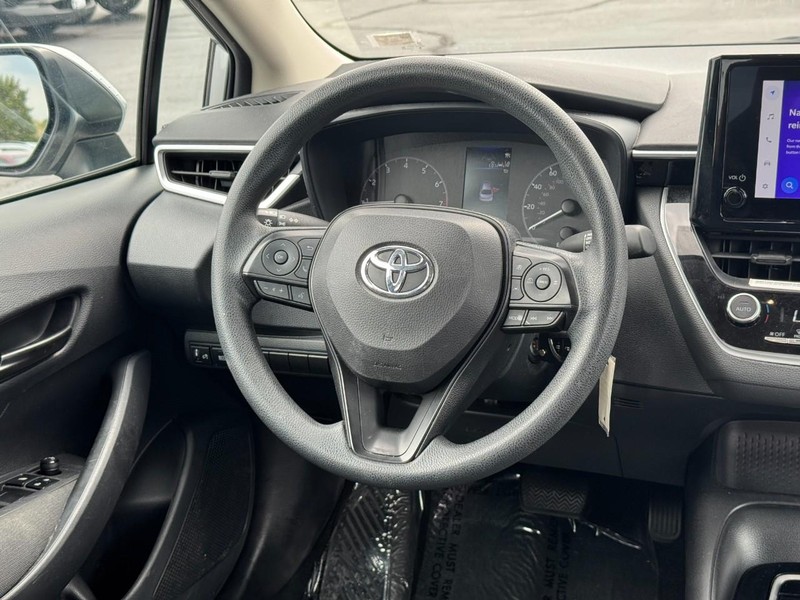 Toyota Corolla Vehicle Full-screen Gallery Image 14